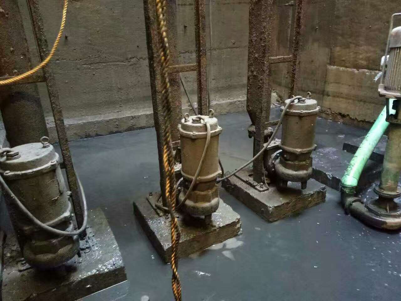 逊克污水池清理